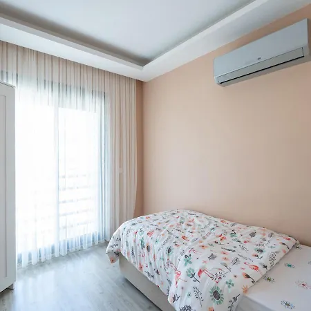 빌라 With Large Garden In Izmir, - Awz 109 *
